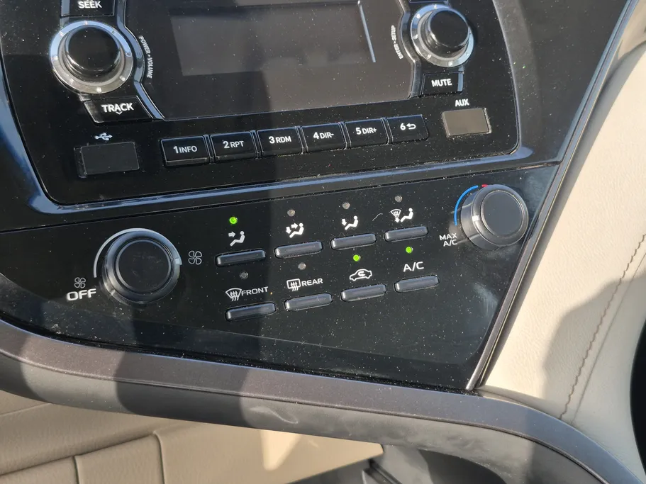 2020 Toyota Camry  LE 