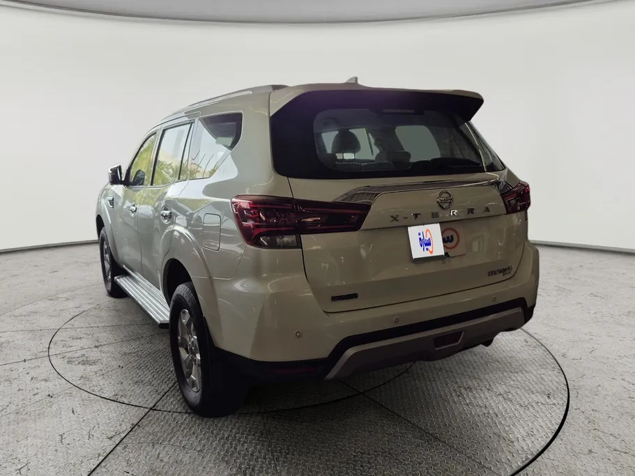 2021 نيسان Xterra Titanium 