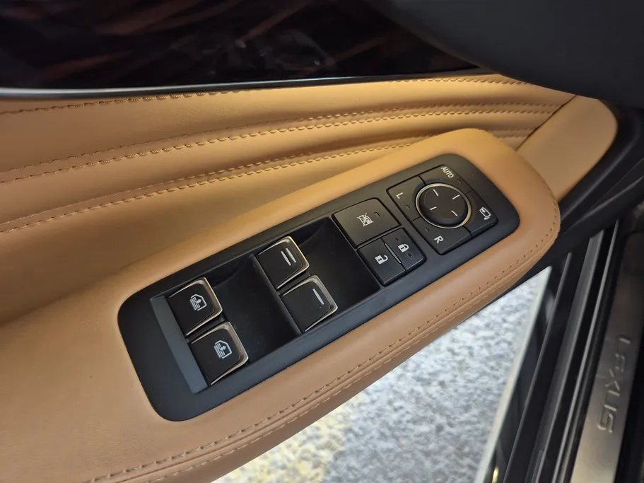 لكزس LS 500 HH Hybrid Plus 2022 