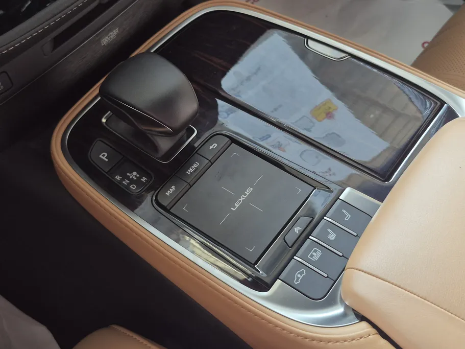 لكزس LS 500 HH Hybrid Plus 2022 