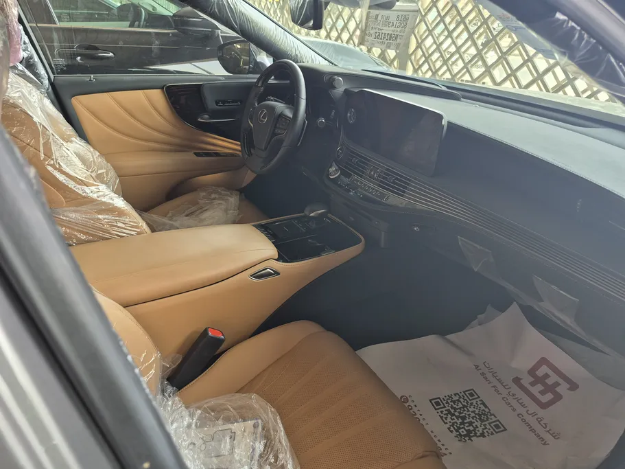 لكزس LS 500 HH Hybrid Plus 2022 