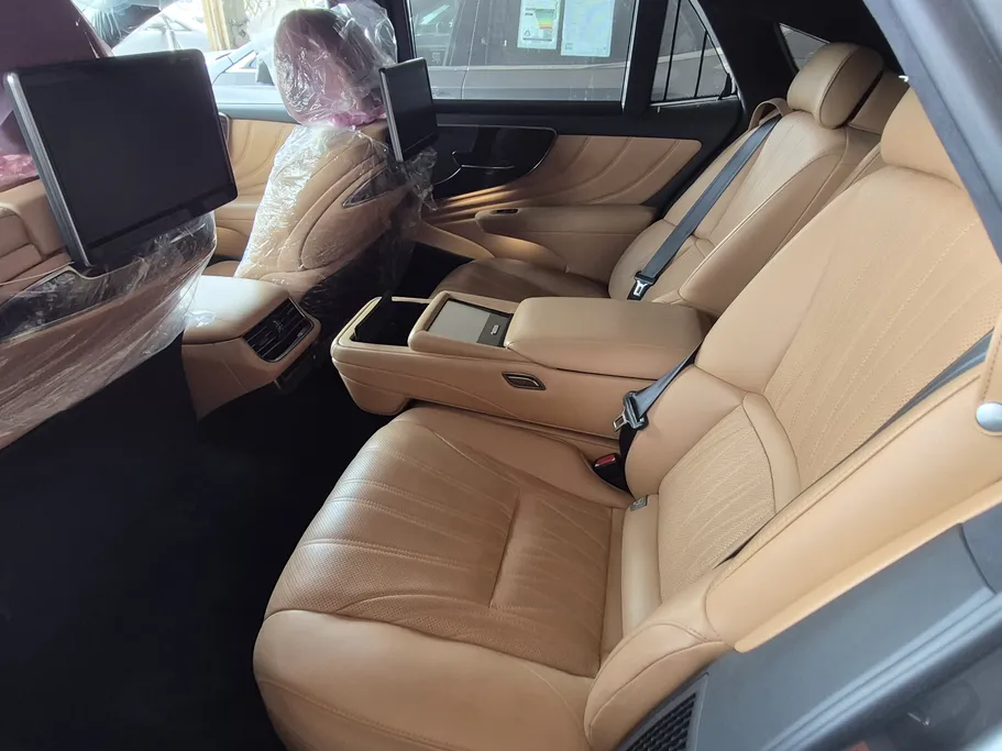 لكزس LS 500 HH Hybrid Plus 2022 