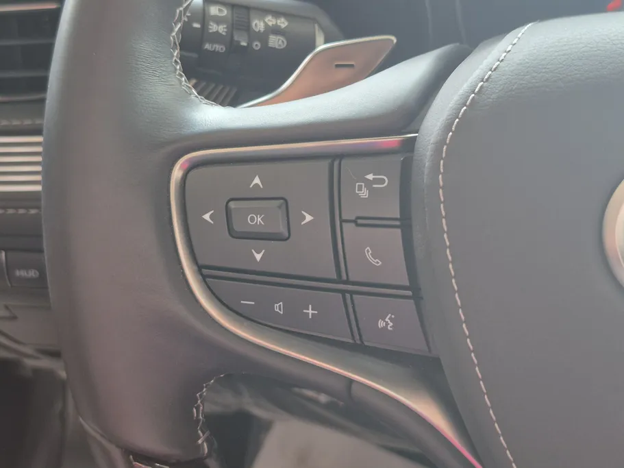 لكزس LS 500 HH Hybrid Plus 2022 