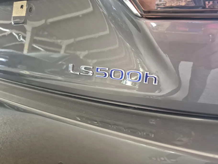 لكزس LS 500 HH Hybrid Plus 2022 
