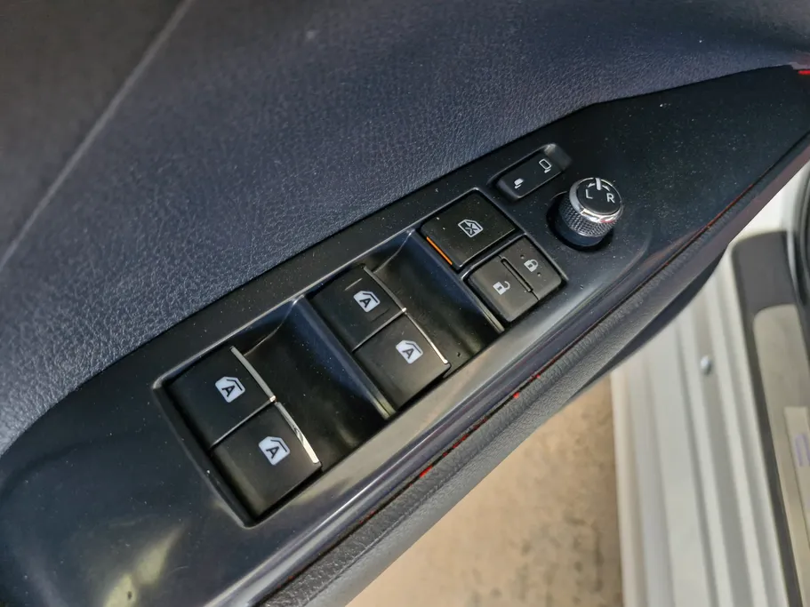 2020 Toyota Camry  SE 