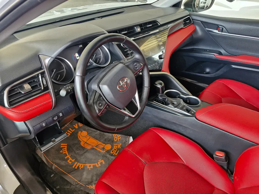 2020 Toyota Camry  SE 