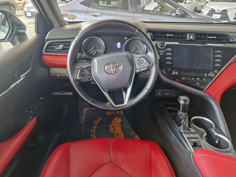 2020 Toyota Camry  SE 