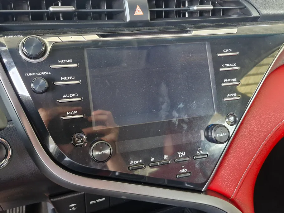 2020 Toyota Camry  SE 