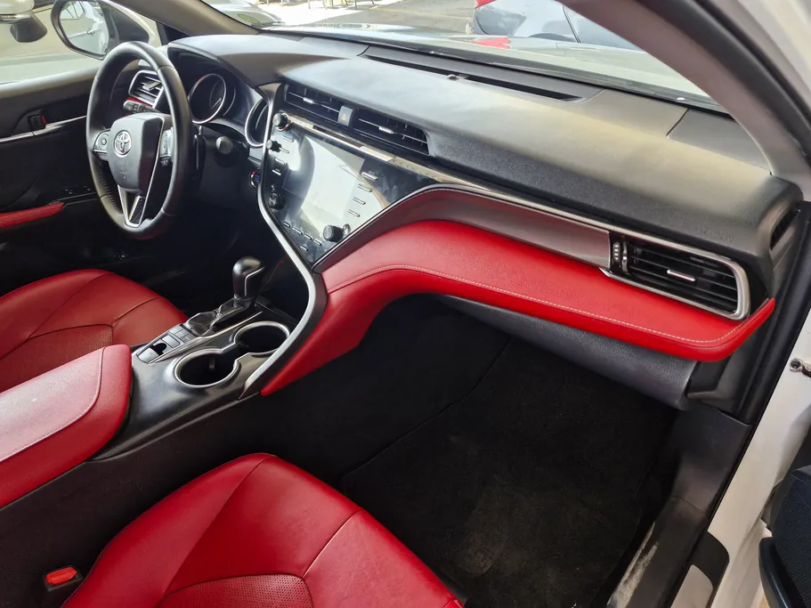 2020 Toyota Camry  SE 