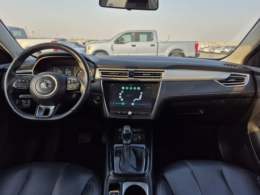 ام جي 5 LUX 2022 