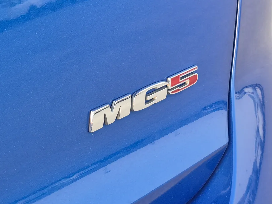 2022 MG 5 LUX 