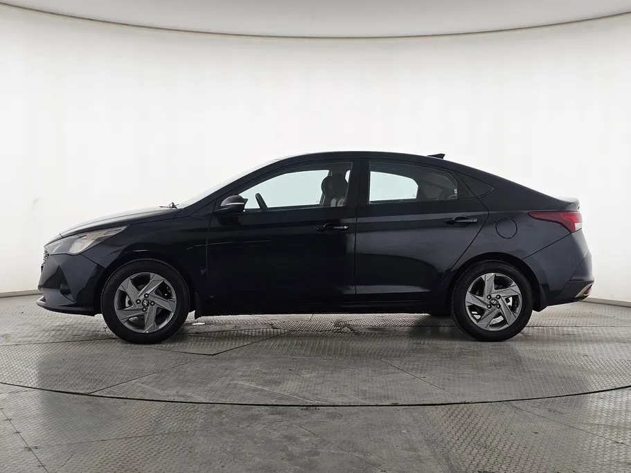 2021 Hyundai Accent Mid 