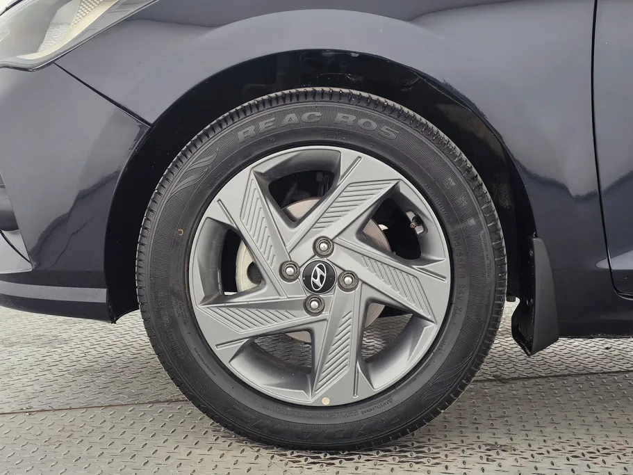2021 Hyundai Accent Mid 