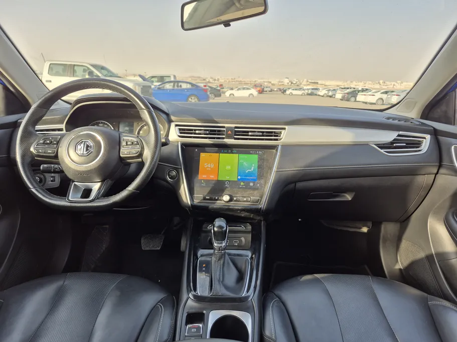 ام جي 5 LUX 2022 