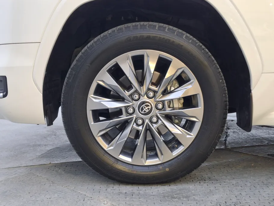 2023 Toyota Land Cruiser GXR 