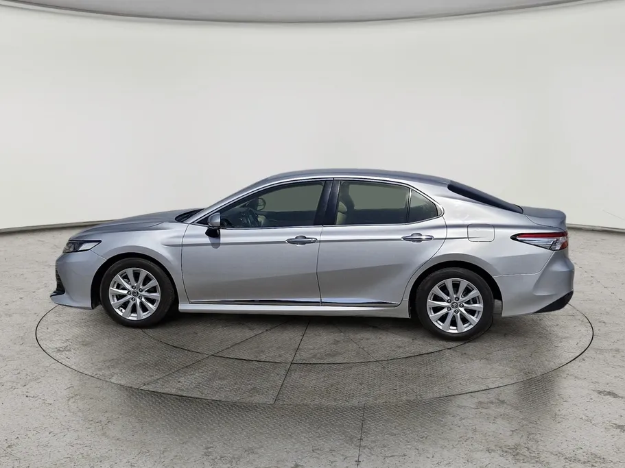 2020 Toyota Camry  GLE 