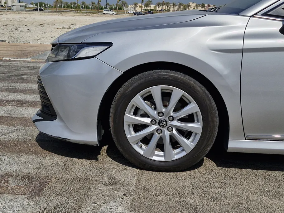 2020 Toyota Camry  GLE 