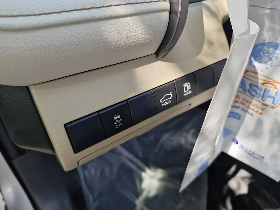 2020 Toyota Camry  GLE 