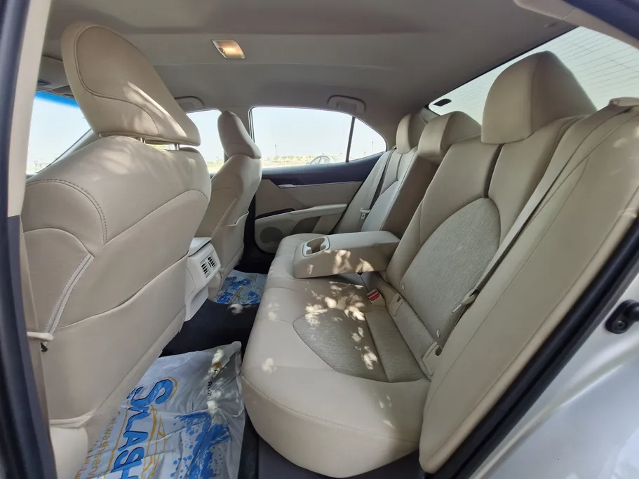 2020 Toyota Camry  GLE 