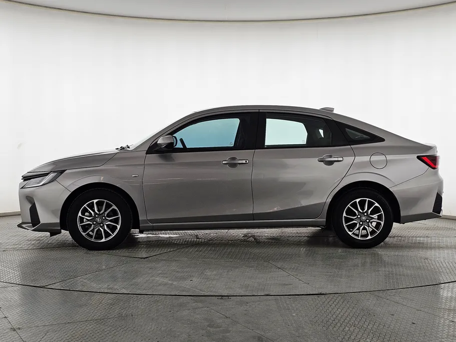 2023 Toyota Yaris  Y 