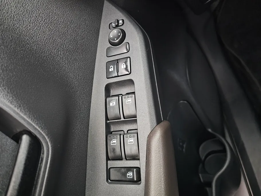 2023 Toyota Yaris  Y 