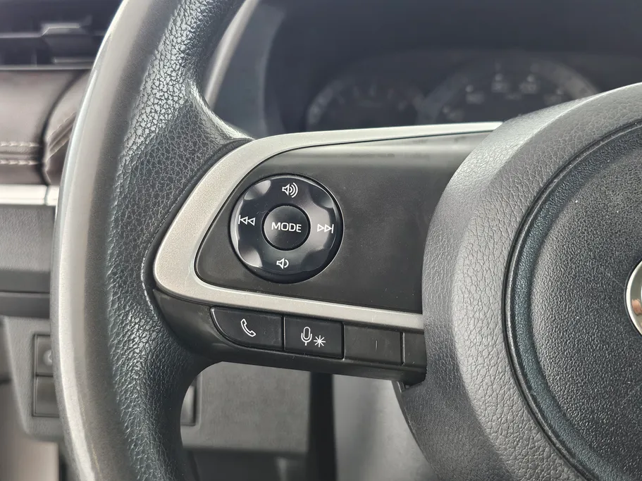 2023 Toyota Yaris  Y 