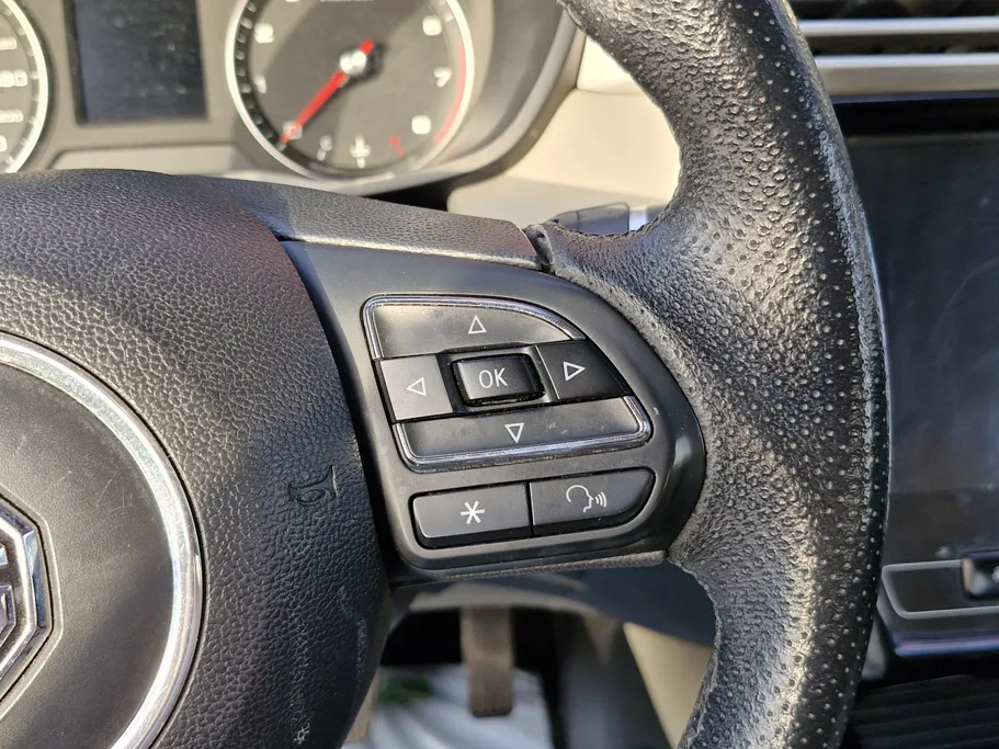 2023 MG 5 LUX 