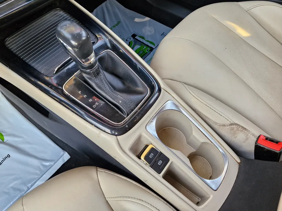 2023 MG 5 LUX 