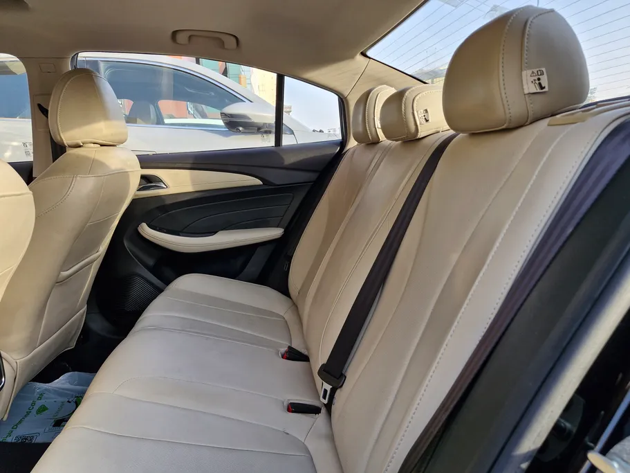 2023 MG 5 LUX 