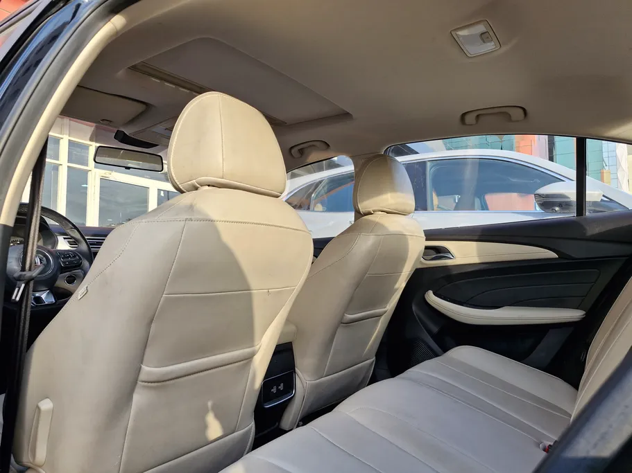2023 MG 5 LUX 