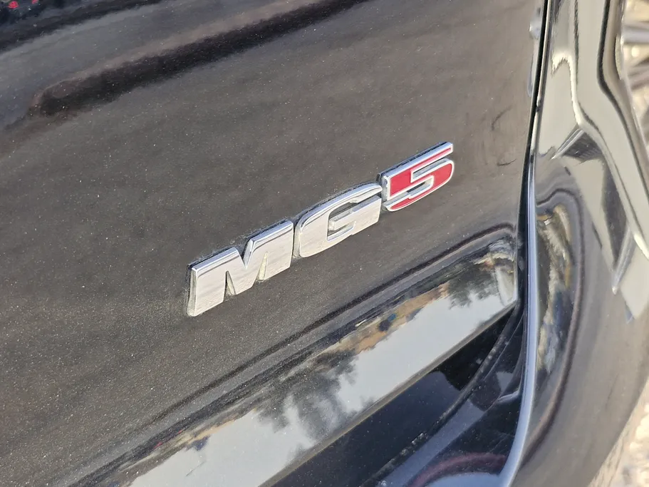 2023 MG 5 LUX 