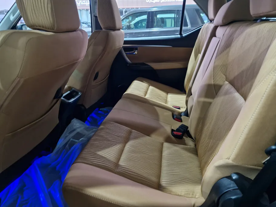 2023 Toyota Fortuner VX 