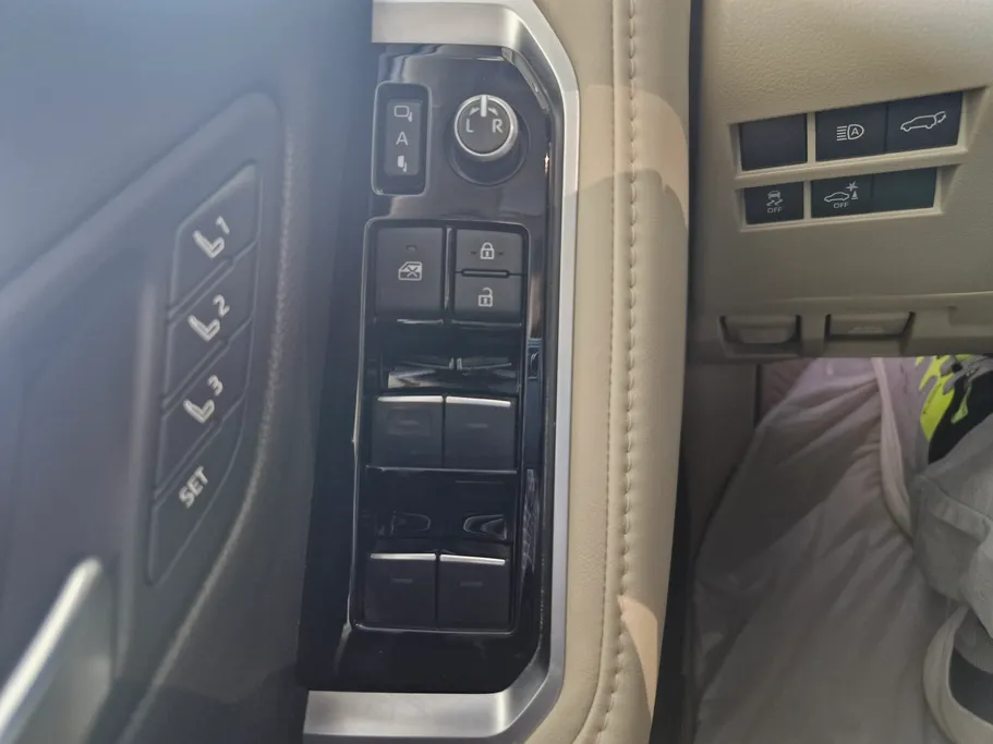 2024 Toyota Land Cruiser VXR 
