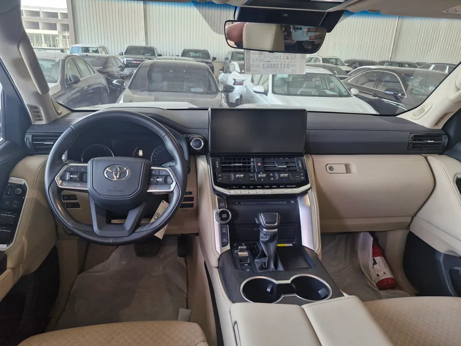 2024 Toyota Land Cruiser VXR 
