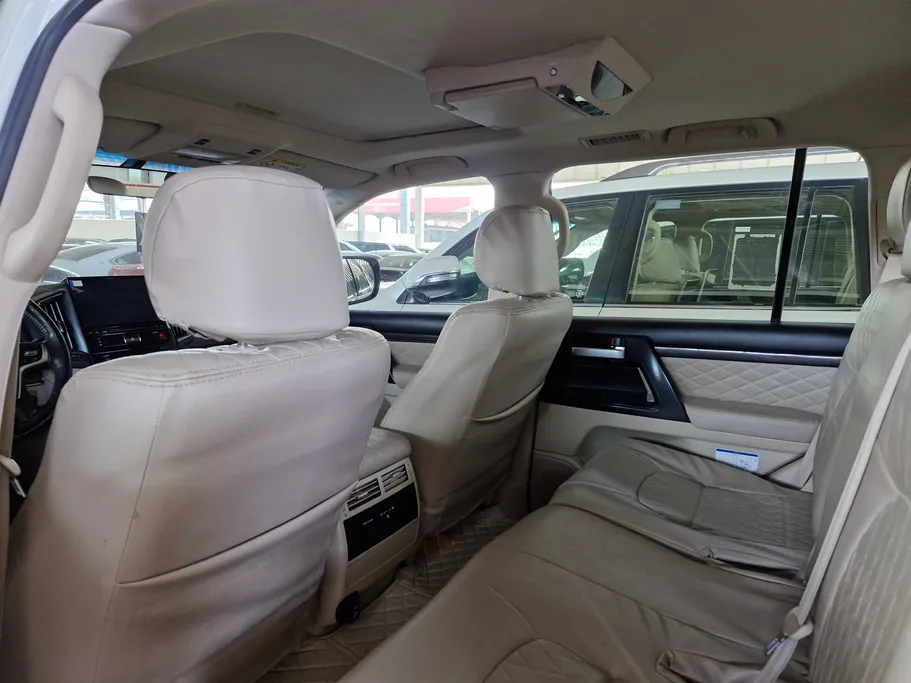 تويوتا لاندكروزر Grand Touring 2021 