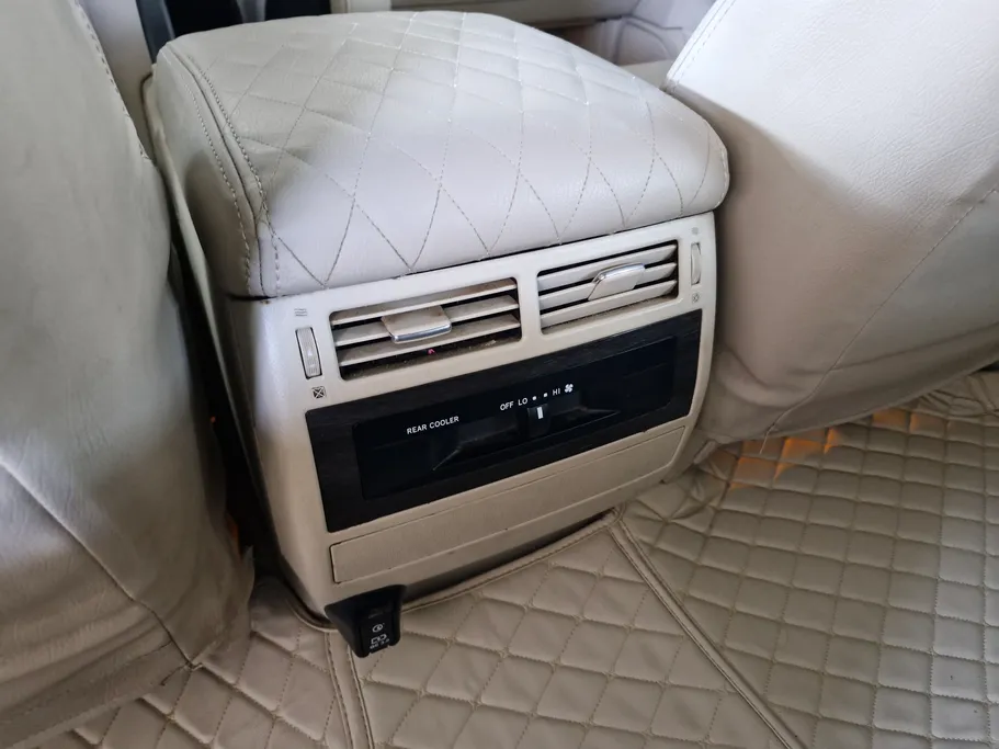 تويوتا لاندكروزر Grand Touring 2021 