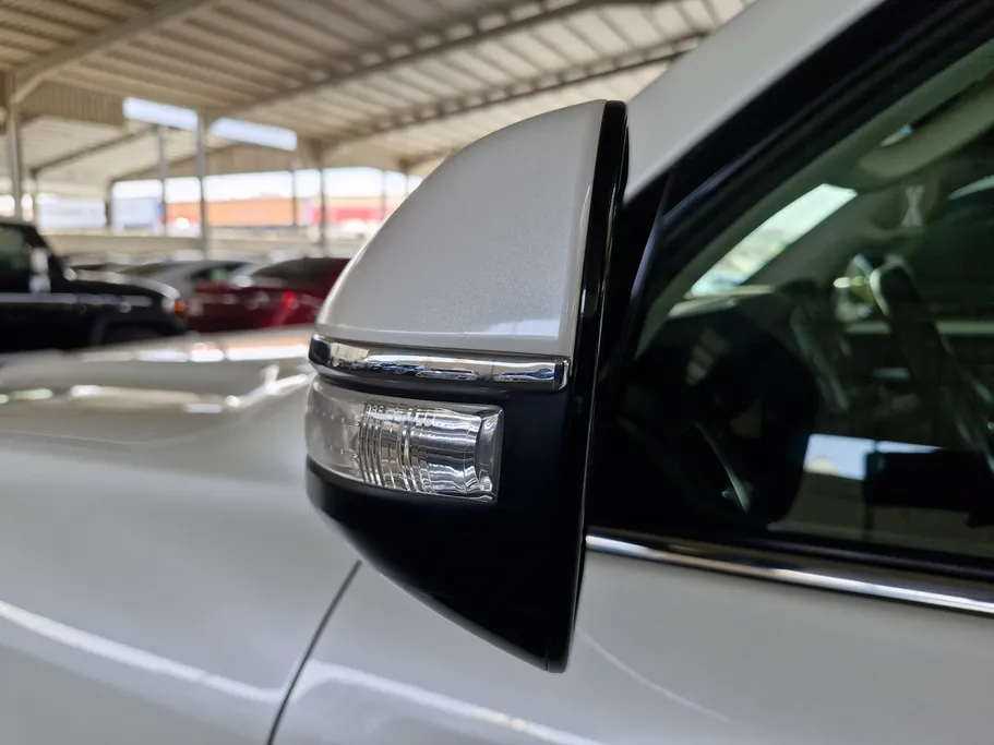 تويوتا لاندكروزر Grand Touring 2021 
