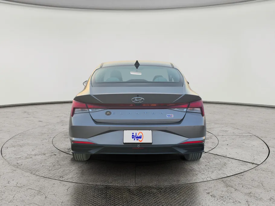 2023 Hyundai Elantra Smart 