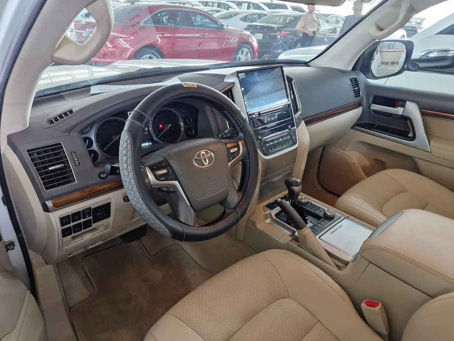 تويوتا لاندكروزر VXR 2018 