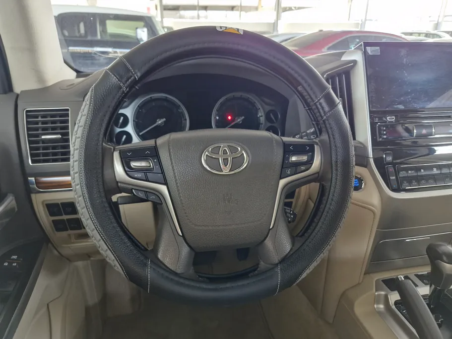تويوتا لاندكروزر VXR 2018 