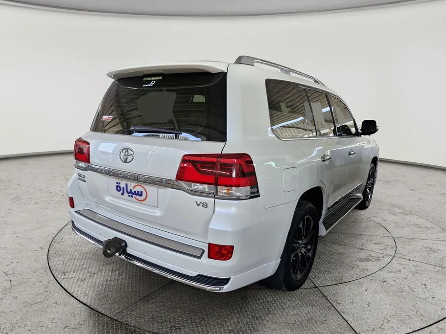 2021 Toyota Land Cruiser Grand Touring 