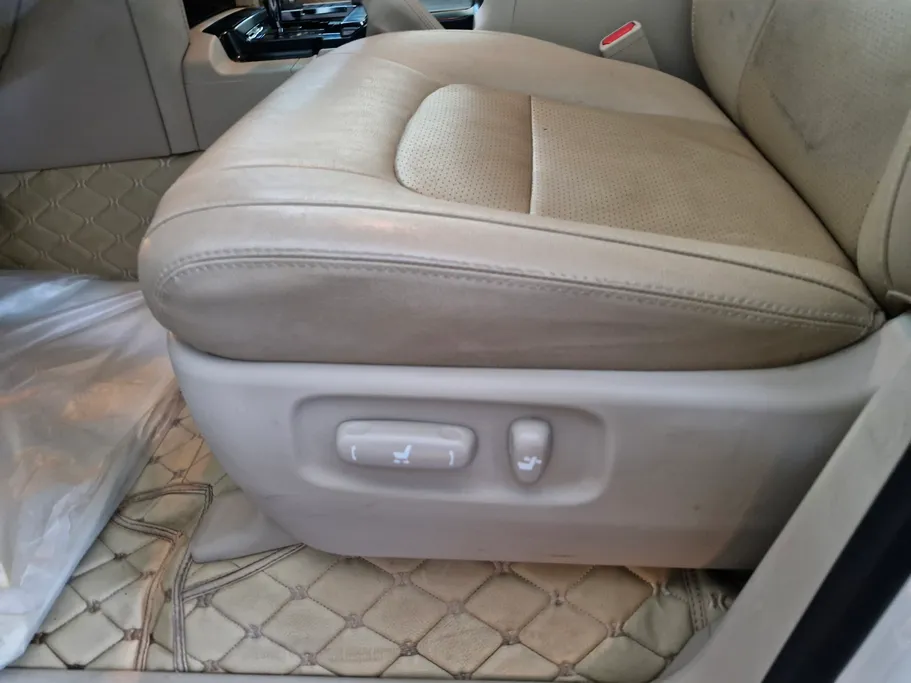 2021 Toyota Land Cruiser Grand Touring 
