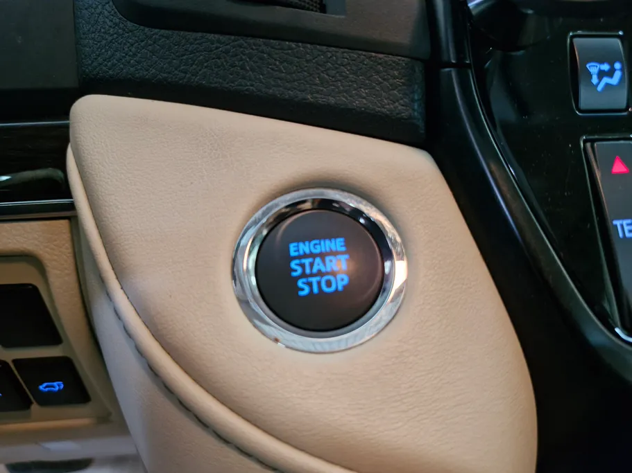 2021 Toyota Land Cruiser Grand Touring 