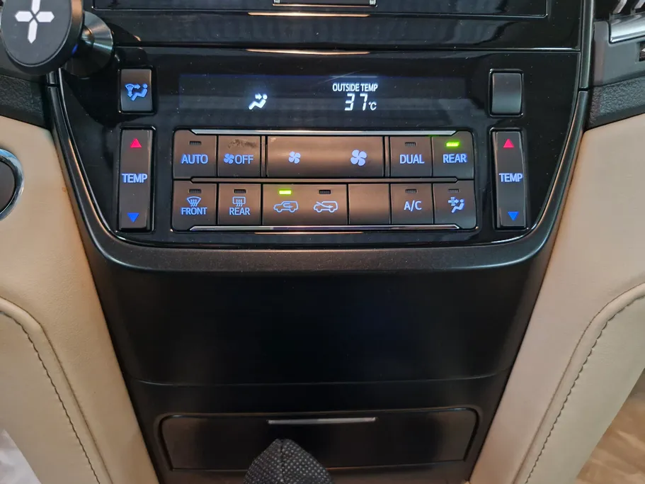 2021 Toyota Land Cruiser Grand Touring 