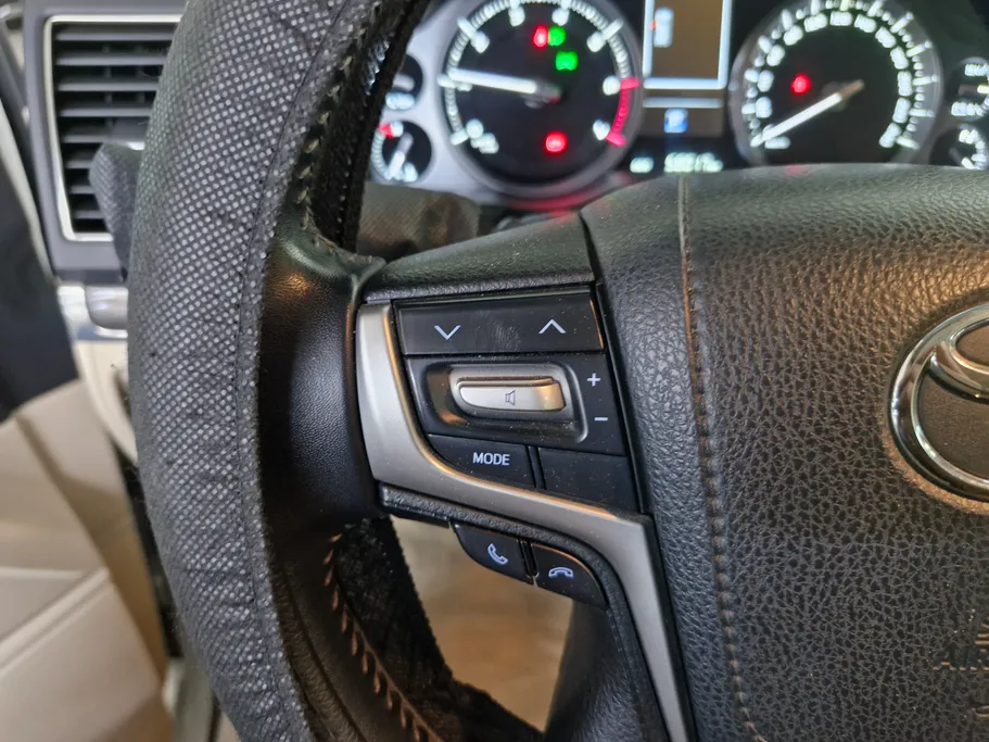 2021 Toyota Land Cruiser Grand Touring 