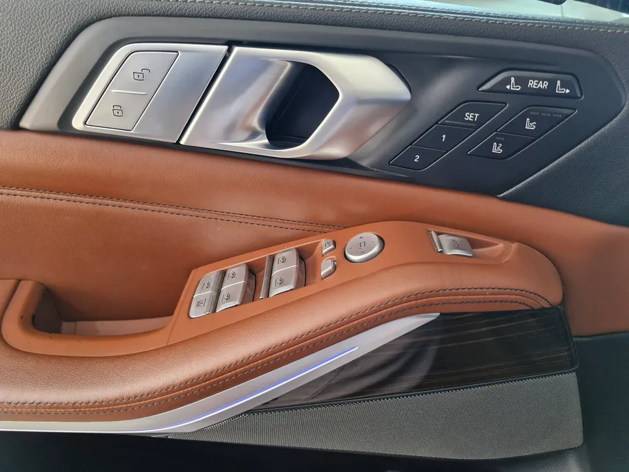 2019 BMW X Series 7 xDrive 40i	 