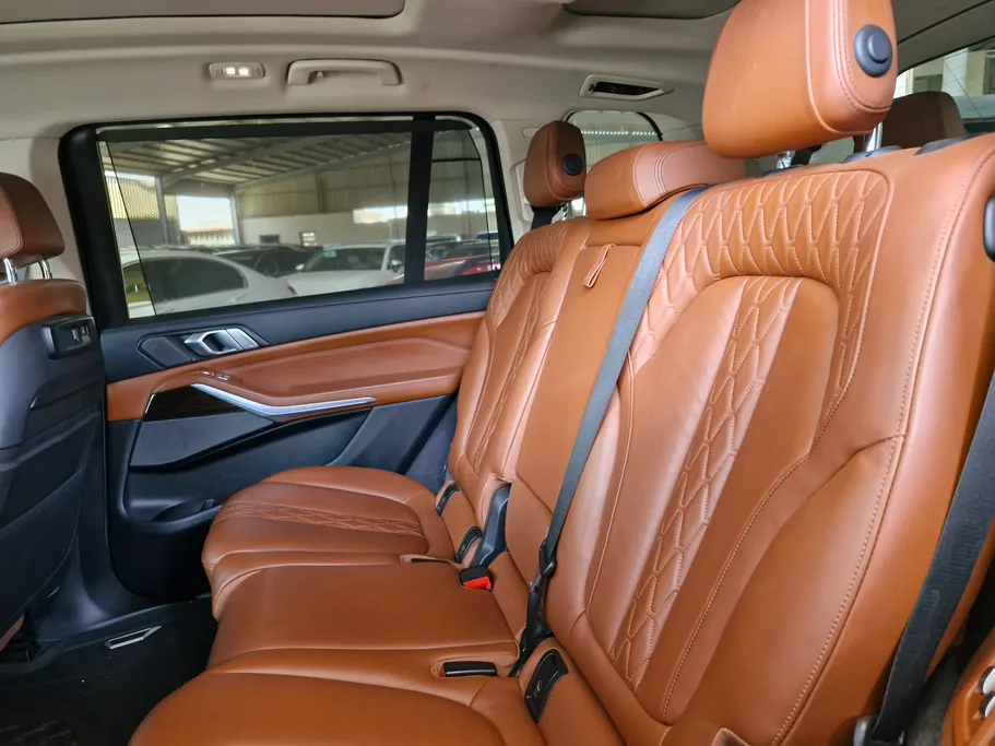 2019 BMW X Series 7 xDrive 40i	 