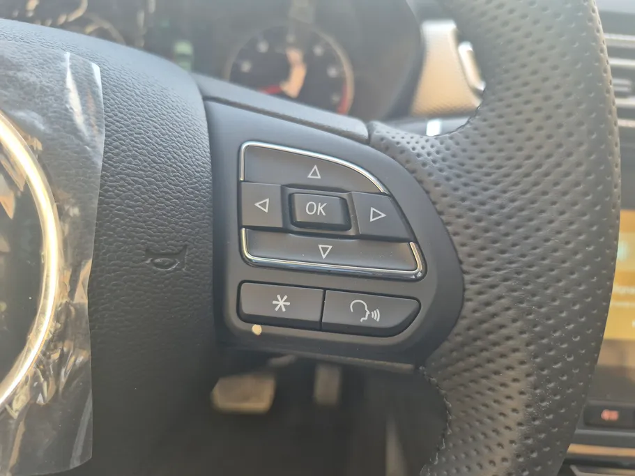 2024 MG 5 COM 