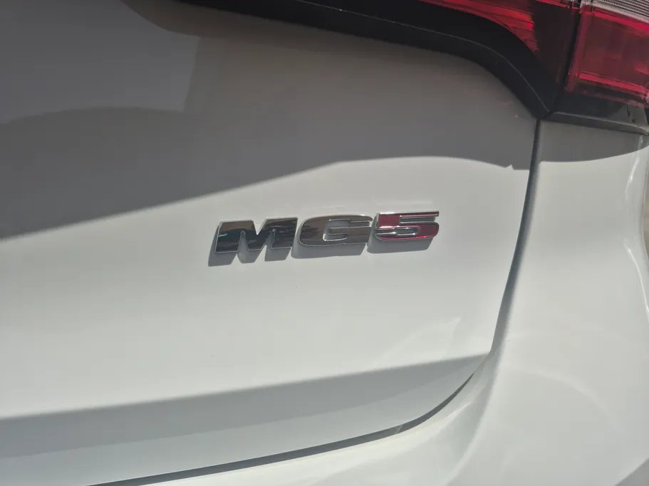 2024 MG 5 COM 