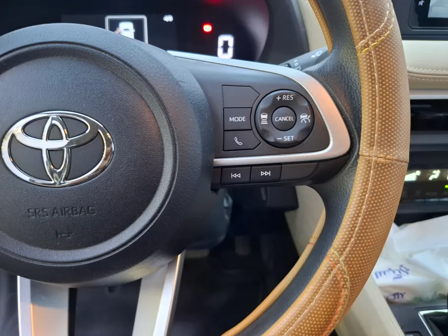 2024 Toyota Yaris  Y Plus 